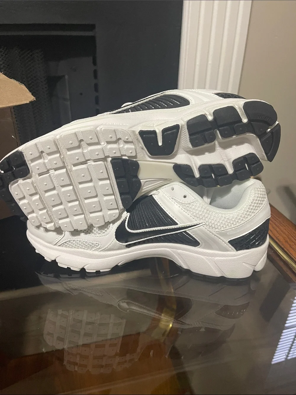 Nike White and Black Men's Athletic Sneakers